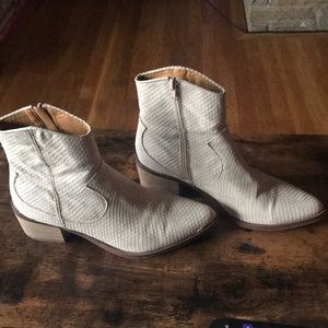 Ankle booties